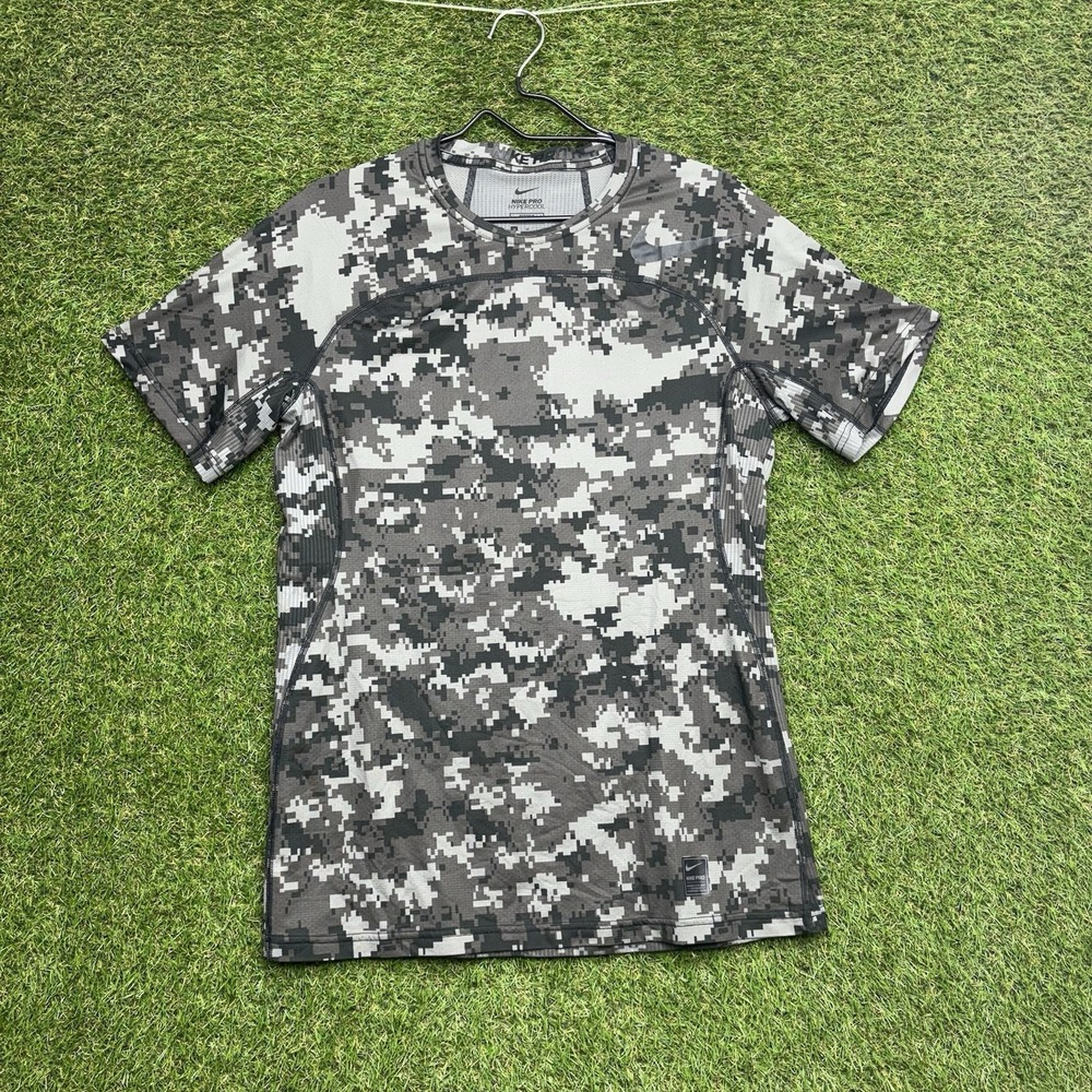 Nike Pro Hypercool Fitted Shirt Mens Medium Training Digital Camo Gym Workout